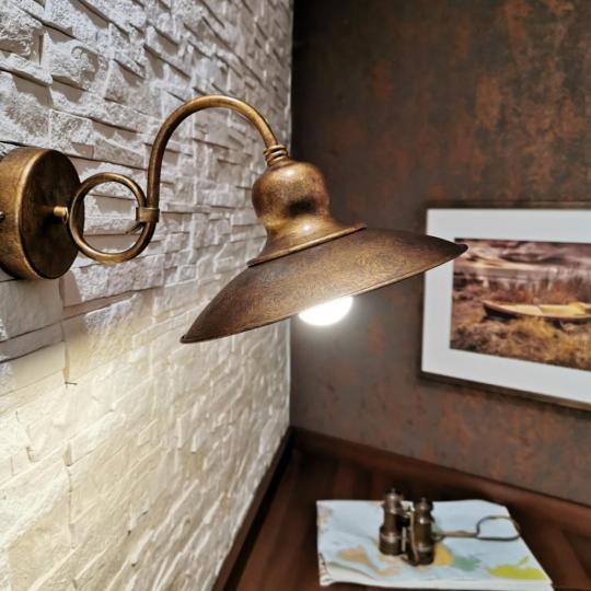 mediterran rez falikar klasszikus konyha nappali fali lampa vilagitas folyoso fal toszkan olasz stilusu lampak lameriana paraszthaz felujitas vintage country vadaszhaz.jpg